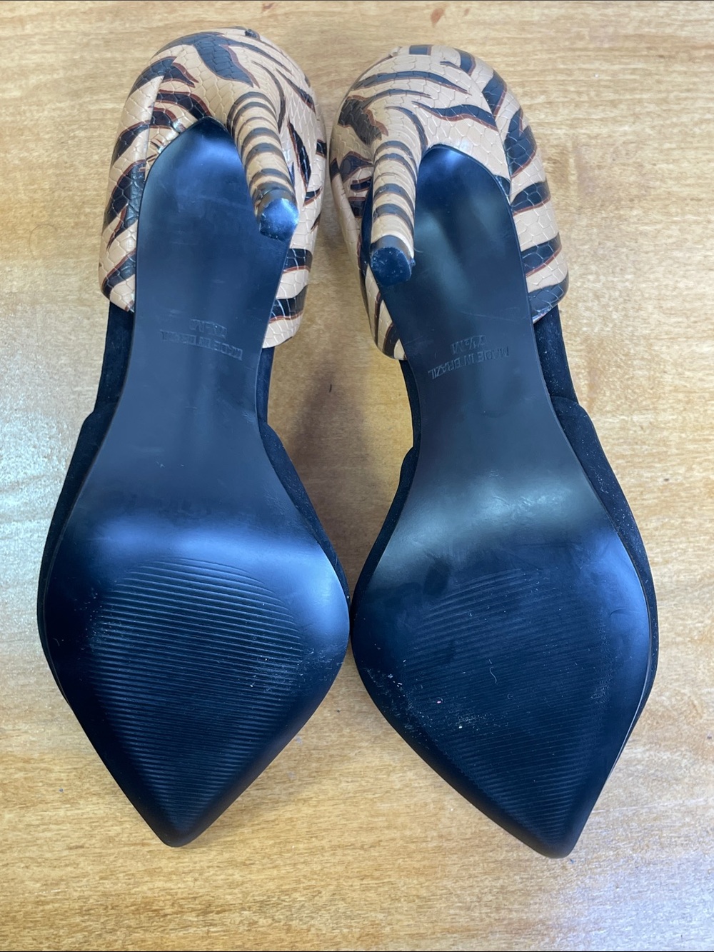 Steve Madden Black Pointed Pumps with Tiger-Print Heel. Size 7.5 - Picture 10 of 10